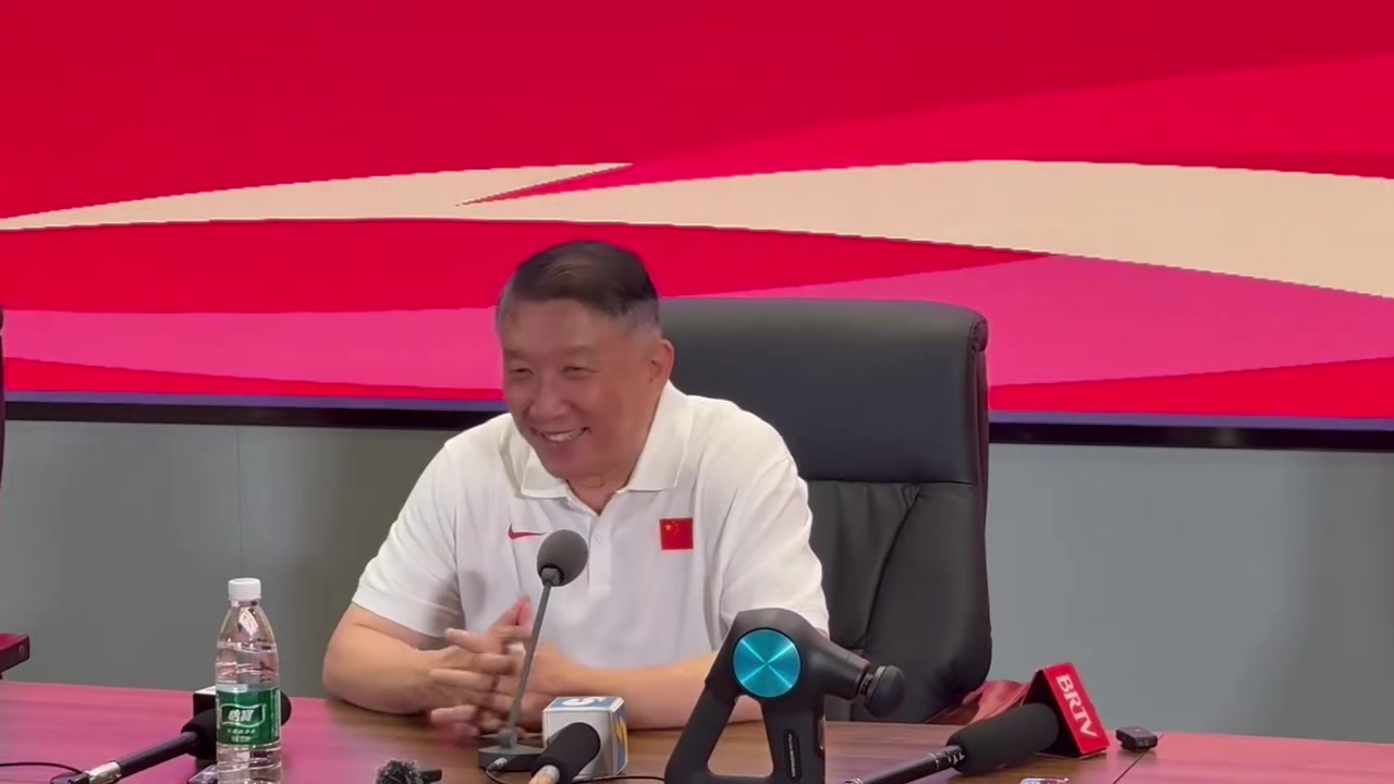 宫鲁鸣:新一届女篮刚开始磨合可能不太好 篮板转化效率需提升